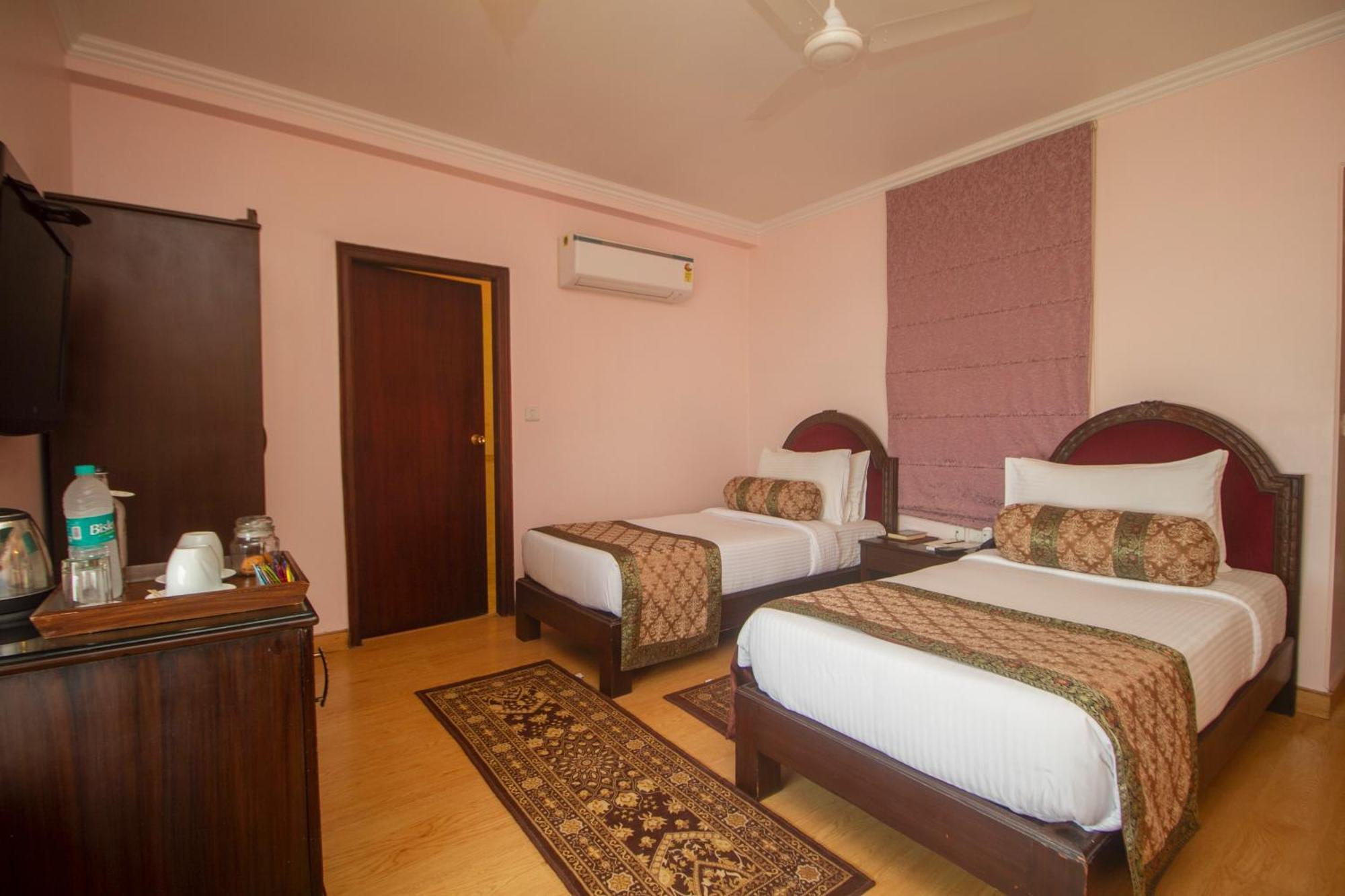 Hotel Amritara Suryauday Haveli à Bénarès Extérieur photo