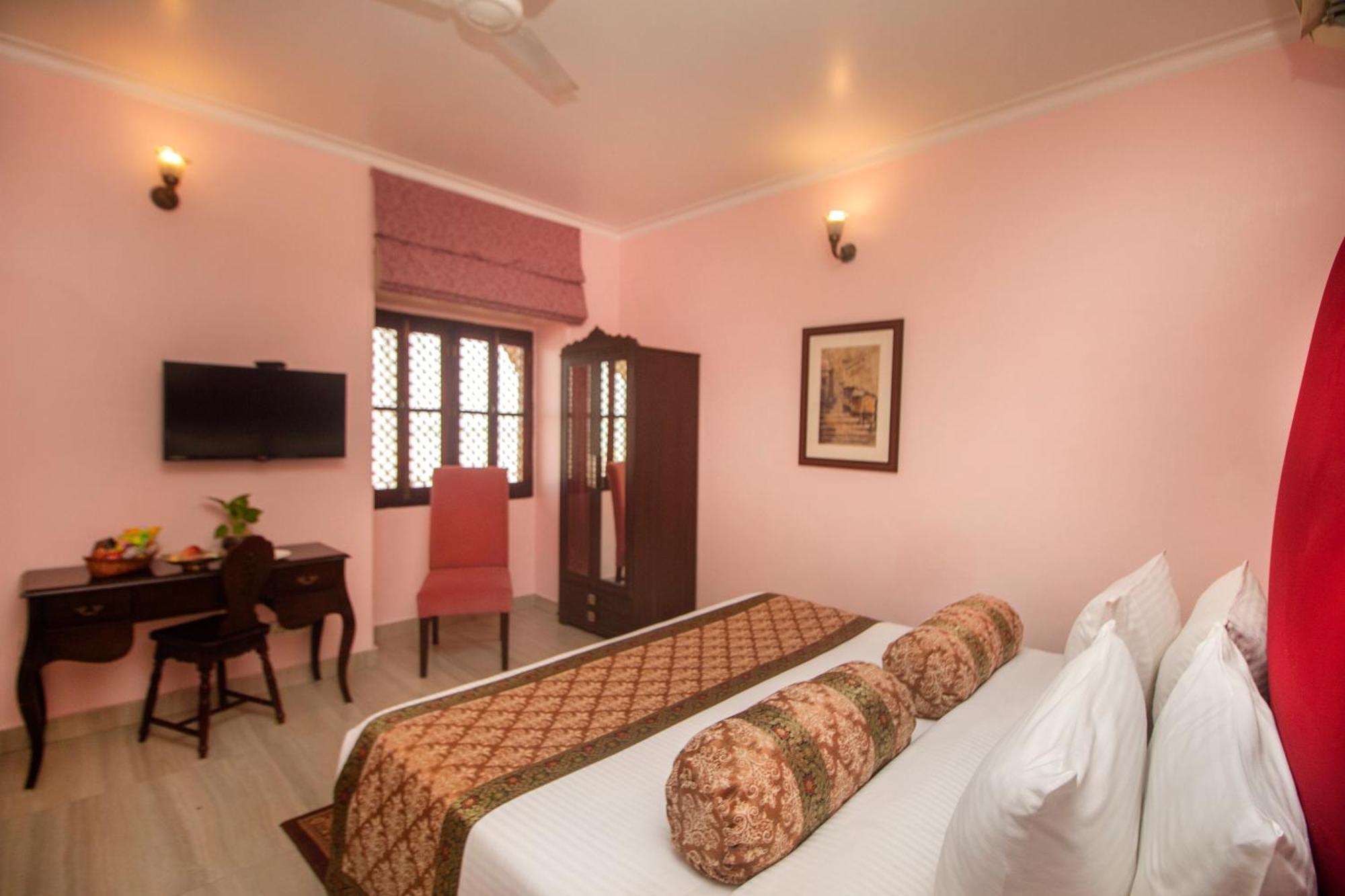 Hotel Amritara Suryauday Haveli à Bénarès Extérieur photo