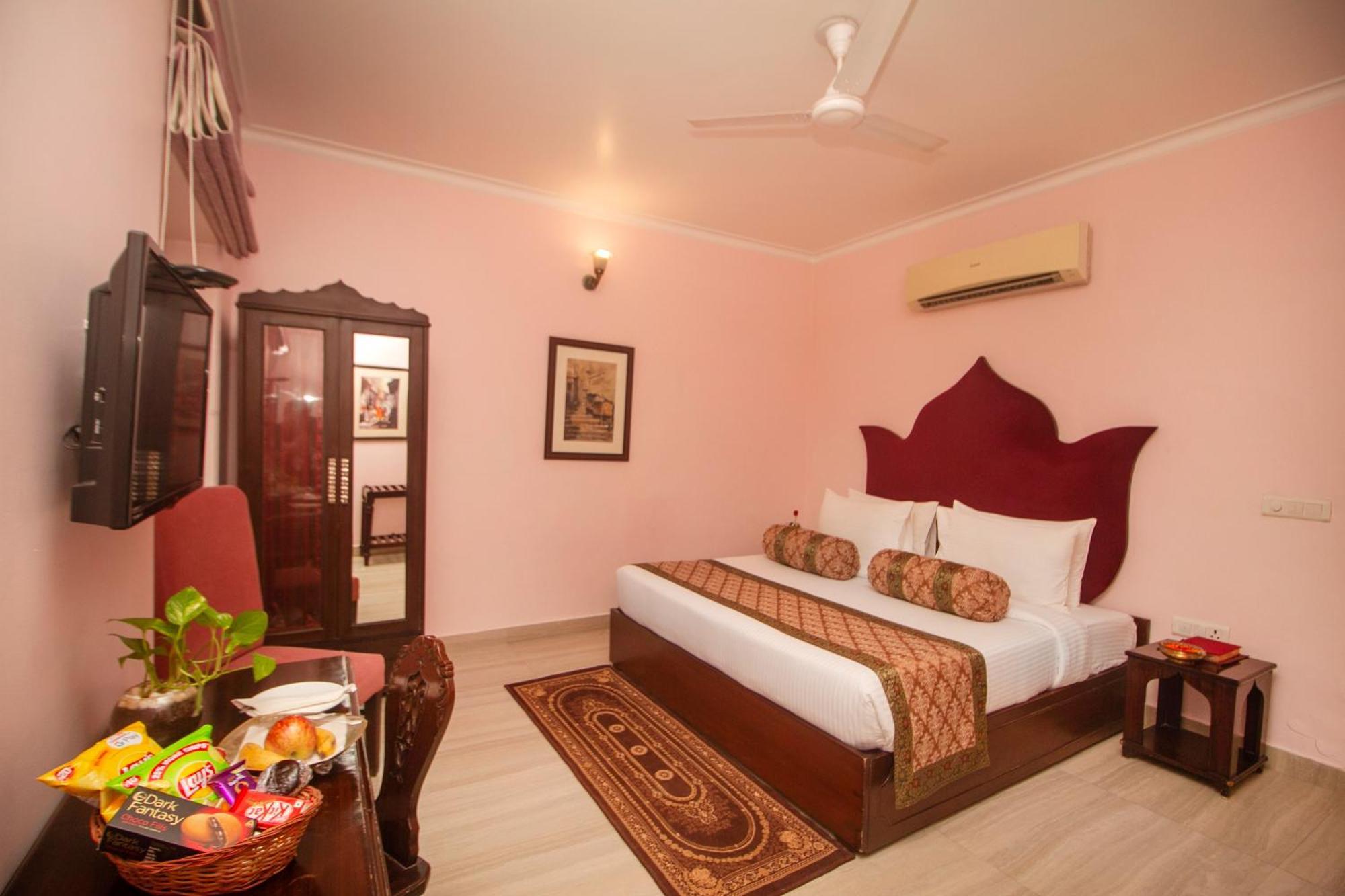 Hotel Amritara Suryauday Haveli à Bénarès Extérieur photo