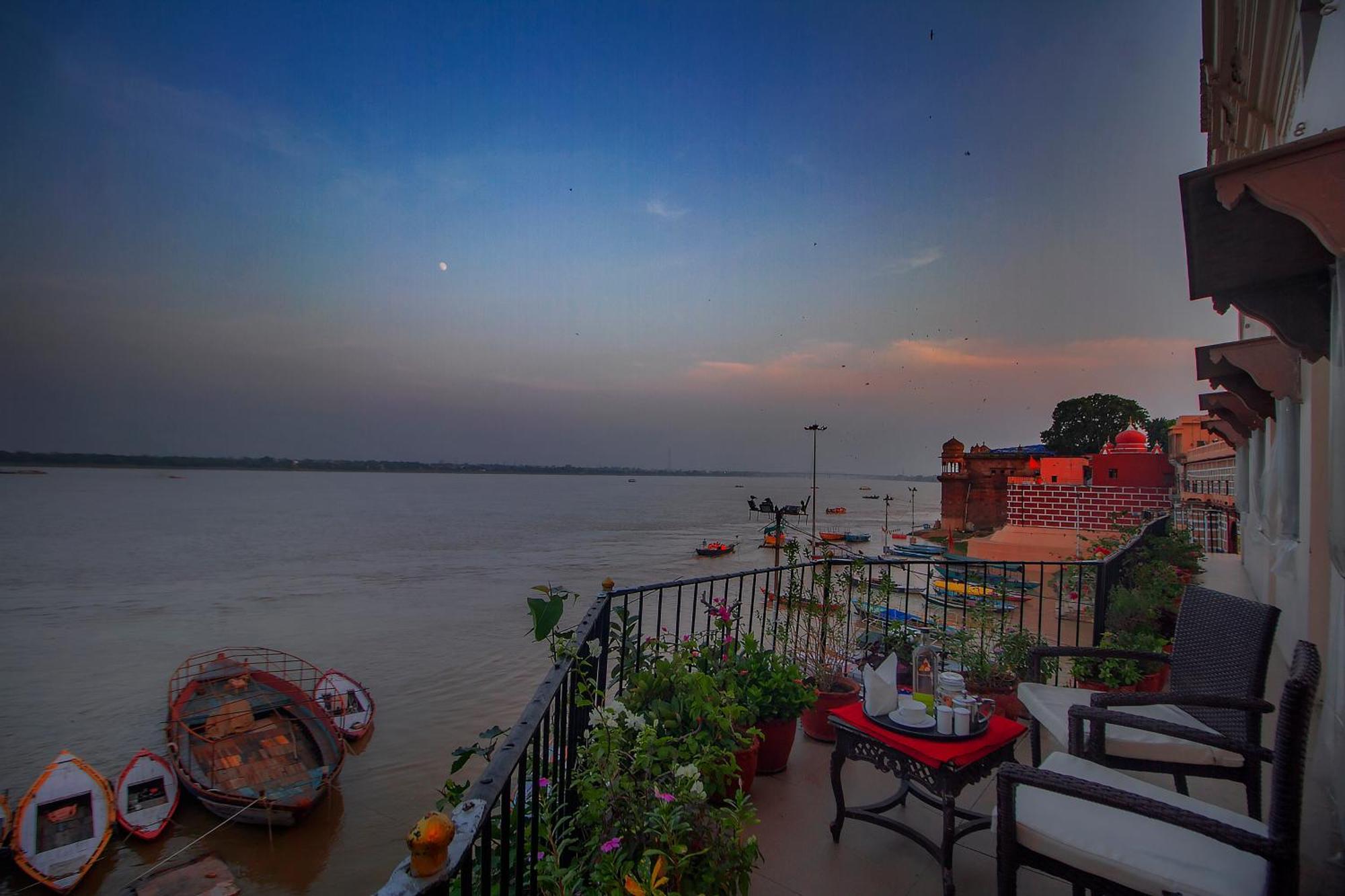 Hotel Amritara Suryauday Haveli à Bénarès Extérieur photo