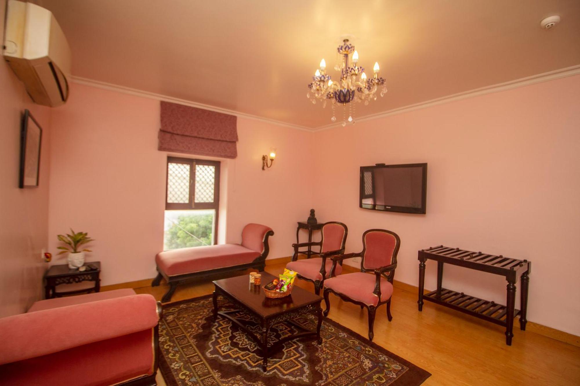 Hotel Amritara Suryauday Haveli à Bénarès Extérieur photo