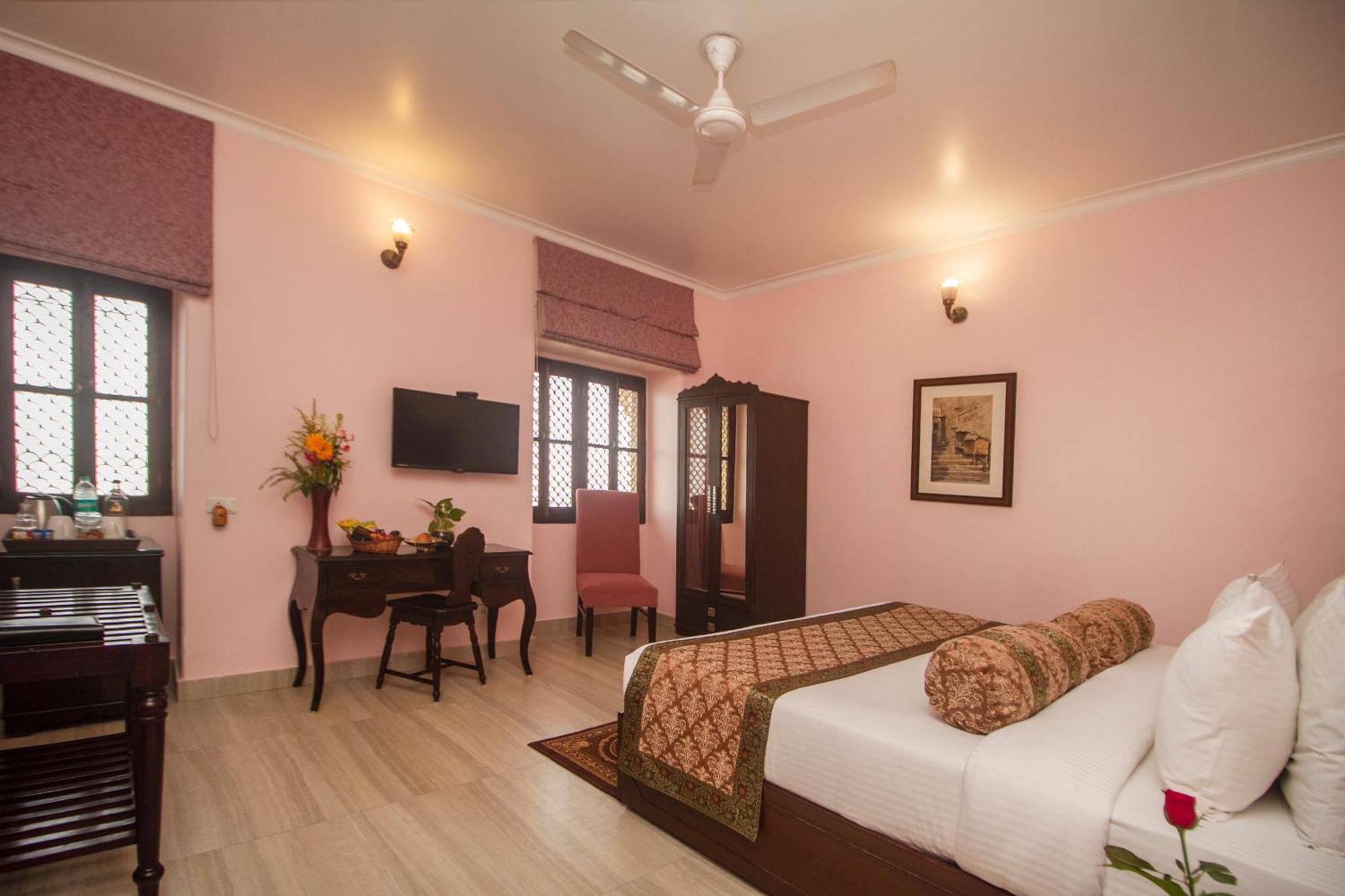 Hotel Amritara Suryauday Haveli à Bénarès Extérieur photo