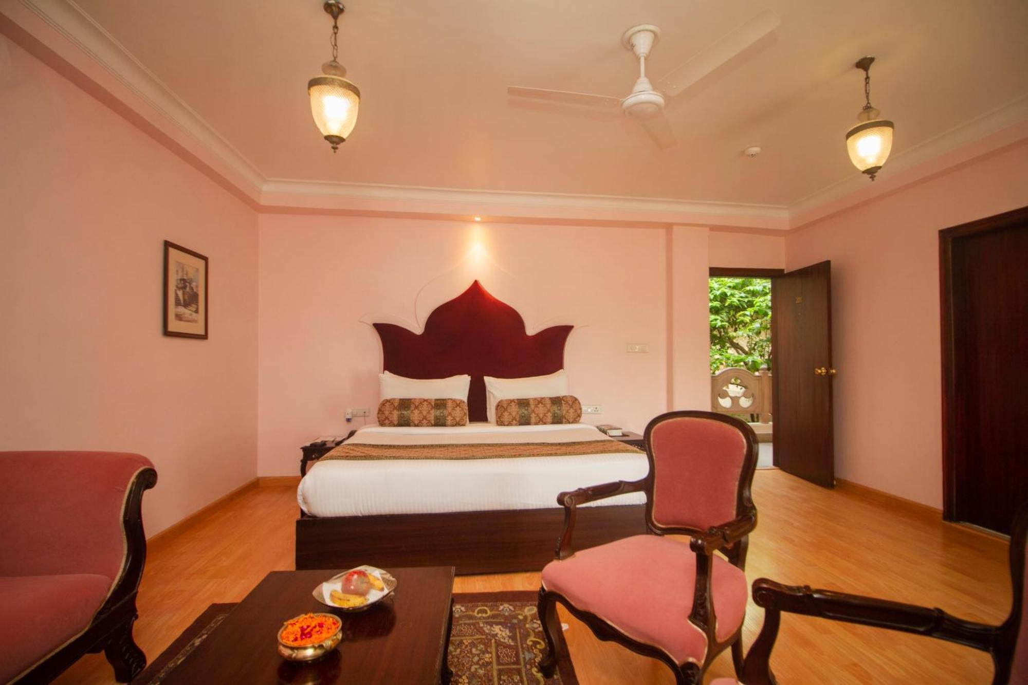 Hotel Amritara Suryauday Haveli à Bénarès Extérieur photo